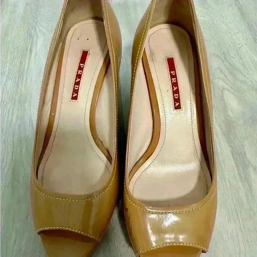 Prada Peep Toe Wedge Espadrille Heels Tan Patent Leather Size 37.5 us 7 - Picture 4 of 12
